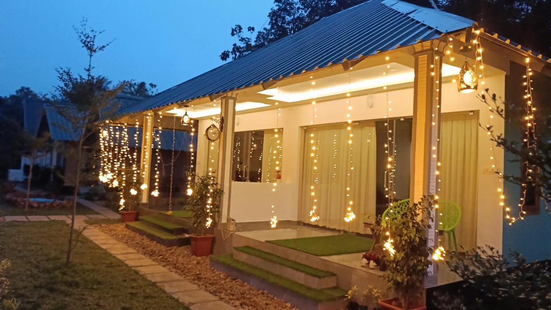 Hotel Dense Family Resort Kuttampuzha